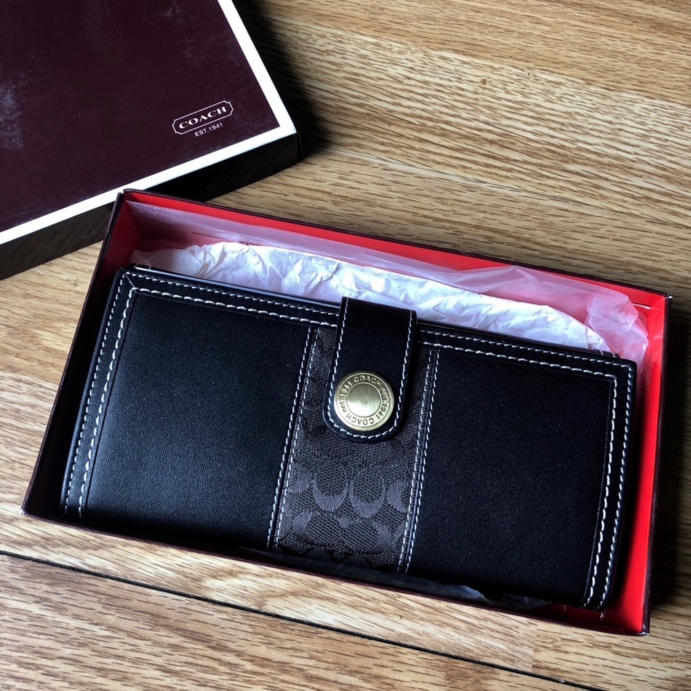 New Coach Black Signature Wallet
